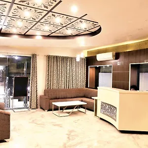 Hotel Four Seasons 3*, Varanasi India
