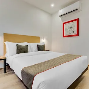 Townhouse Sector 49 Near Logix Centre 4*, Noida India